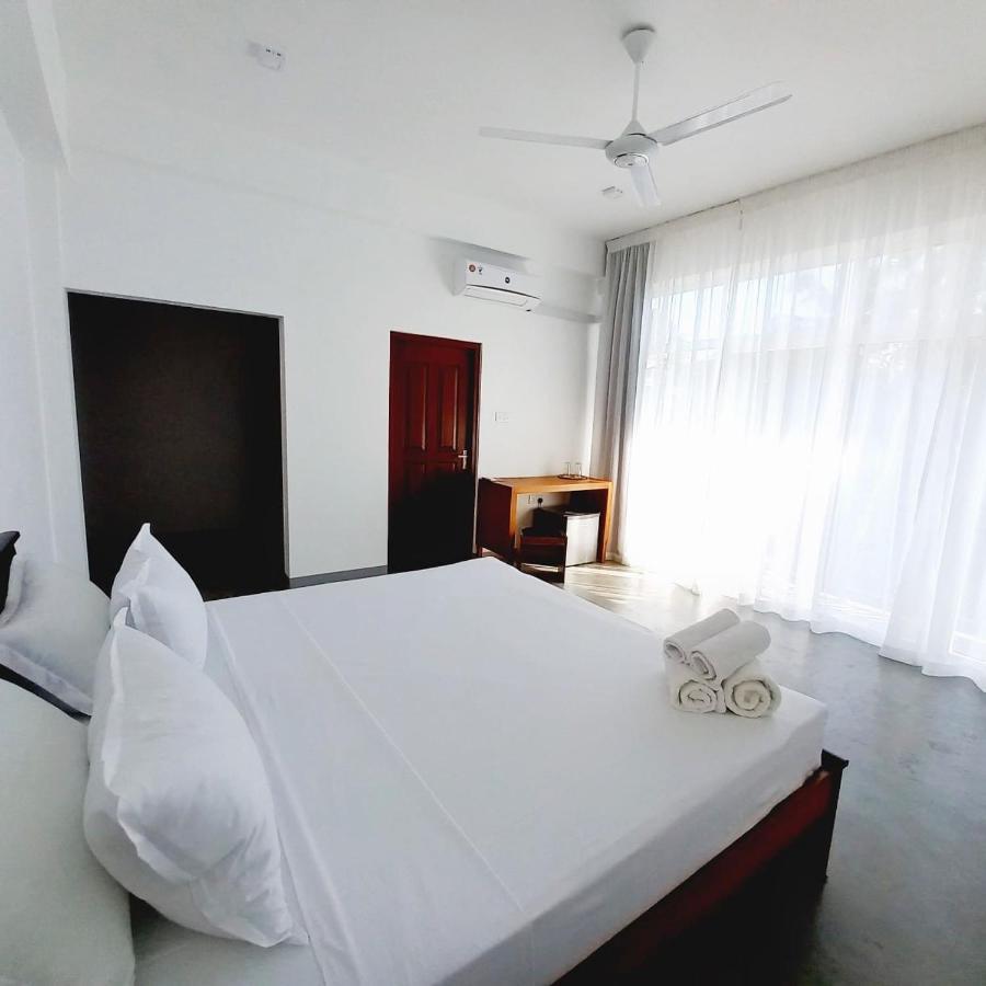 Zodiak Hotel Tangalle Buitenkant foto
