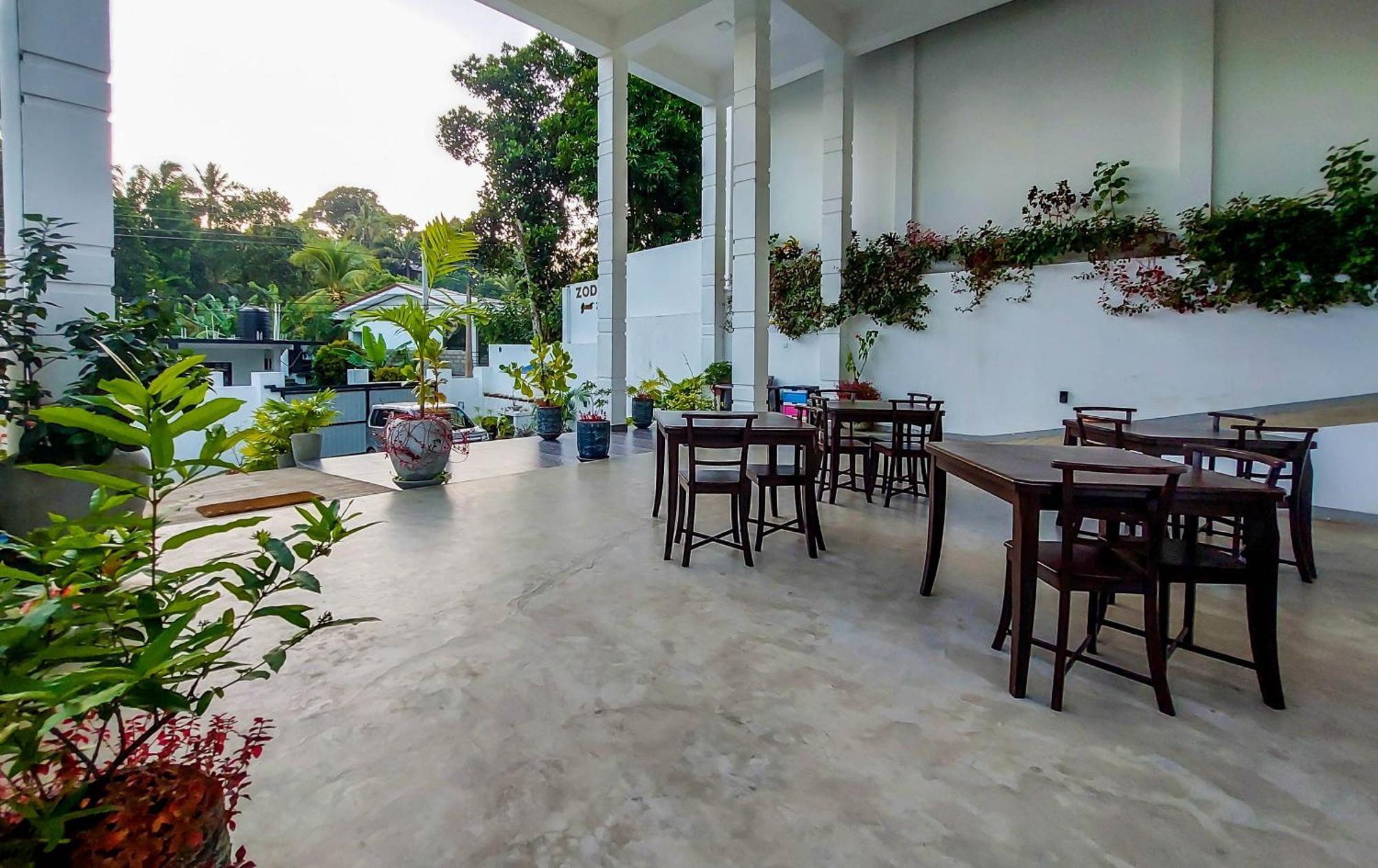 Zodiak Hotel Tangalle Buitenkant foto
