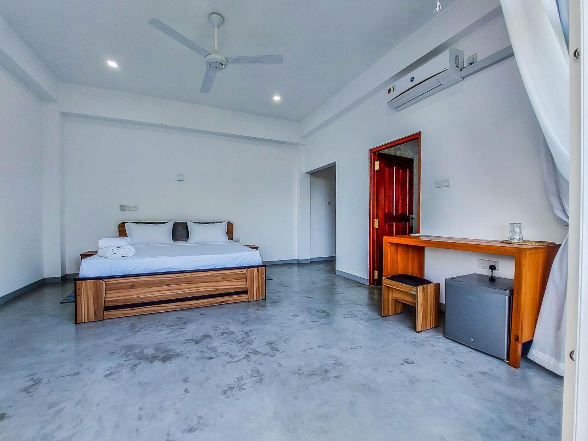 Zodiak Hotel Tangalle Buitenkant foto