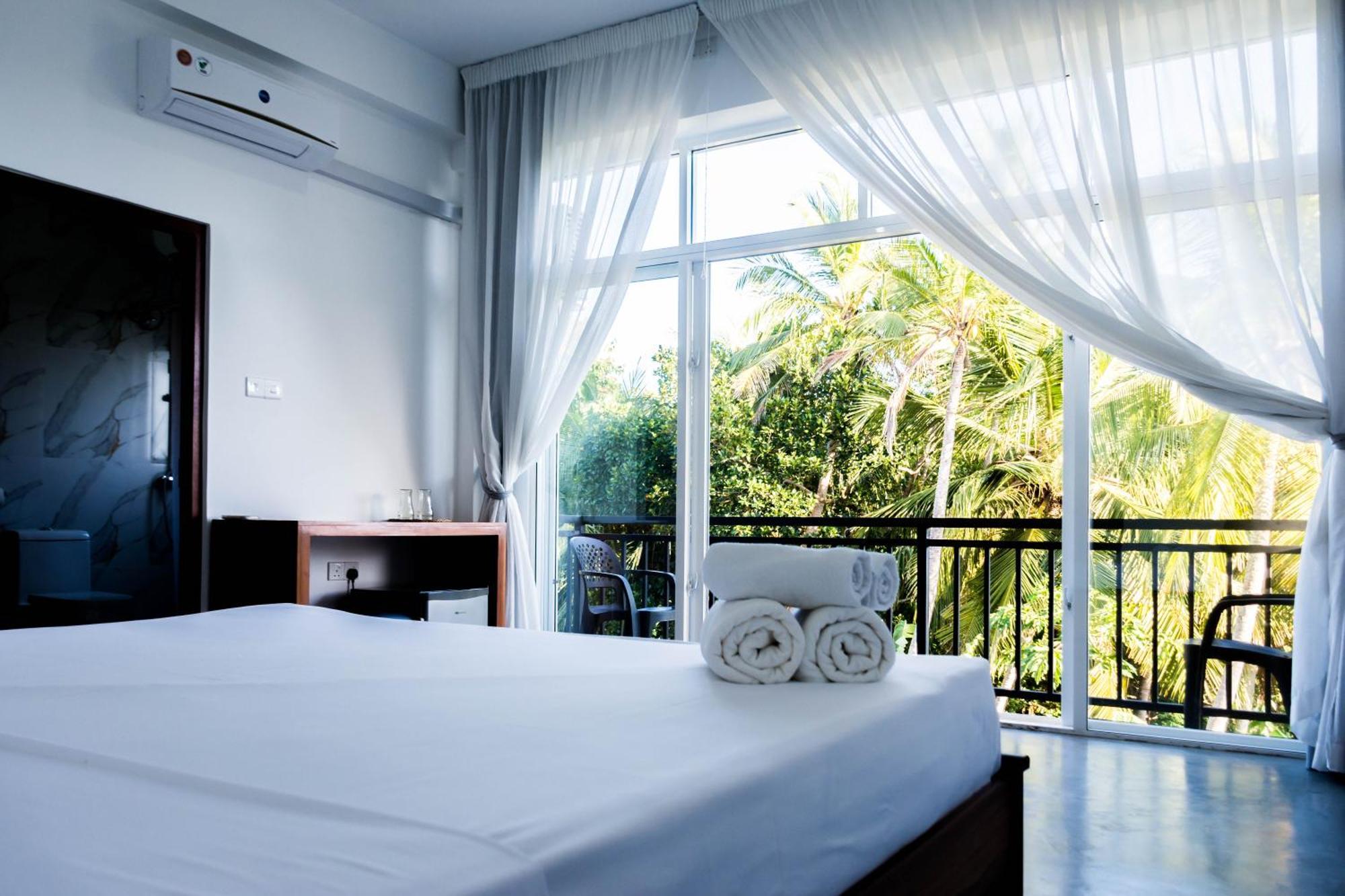 Zodiak Hotel Tangalle Buitenkant foto